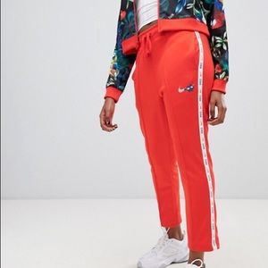 Nike small women HYPER FEMME red pants